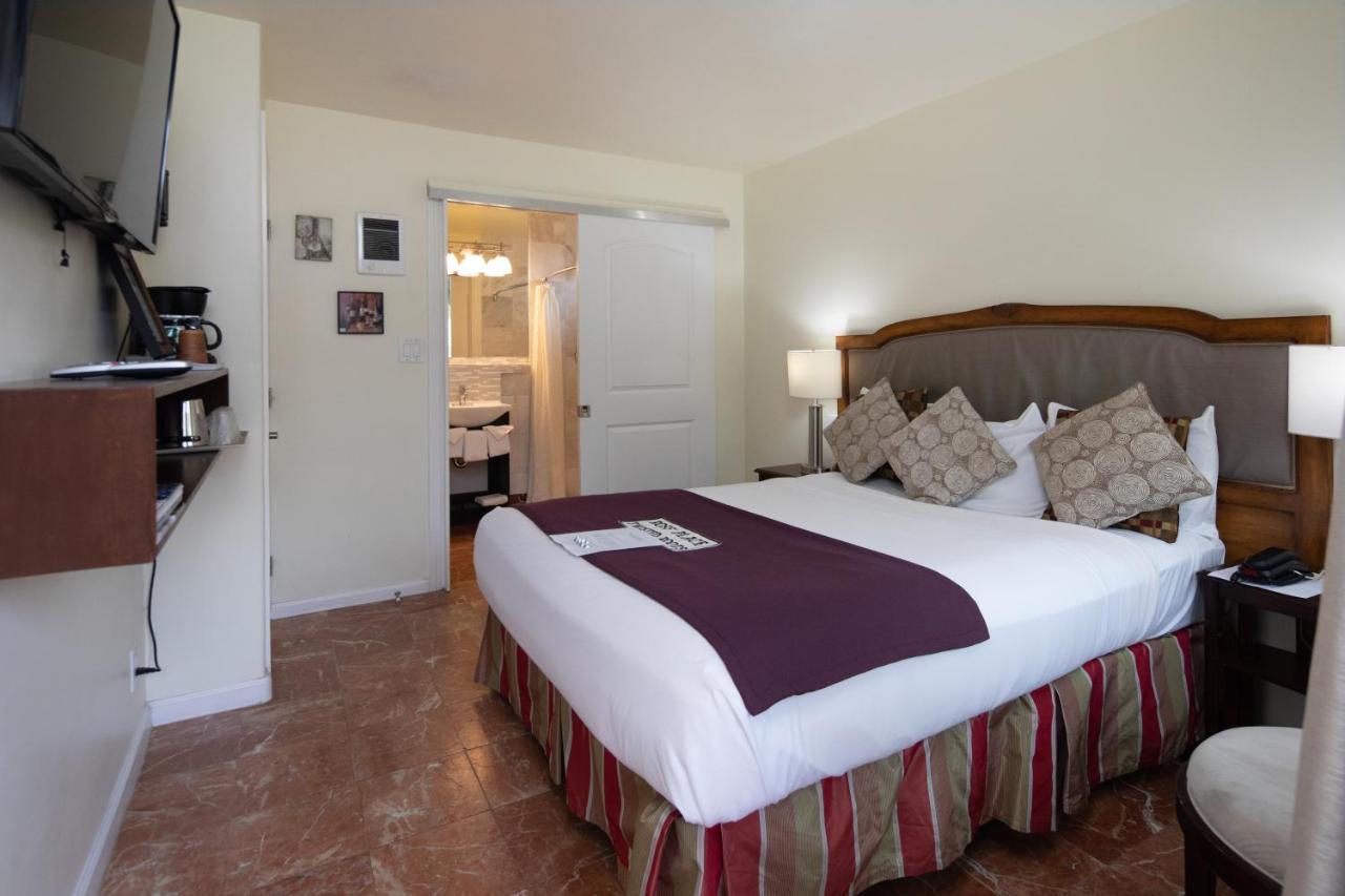 The Vendange Carmel Inn & Suites Buitenkant foto