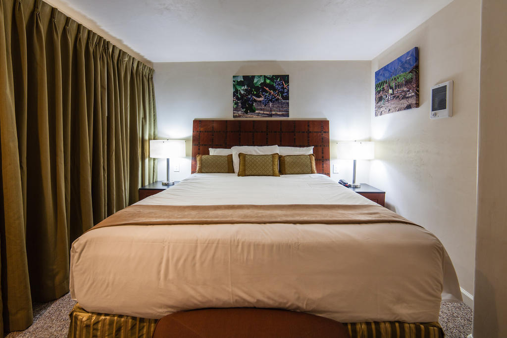 The Vendange Carmel Inn & Suites Kamer foto