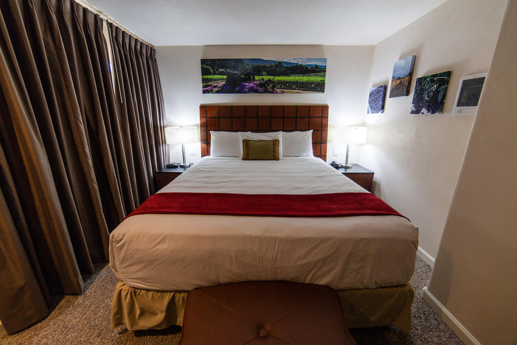 The Vendange Carmel Inn & Suites Kamer foto
