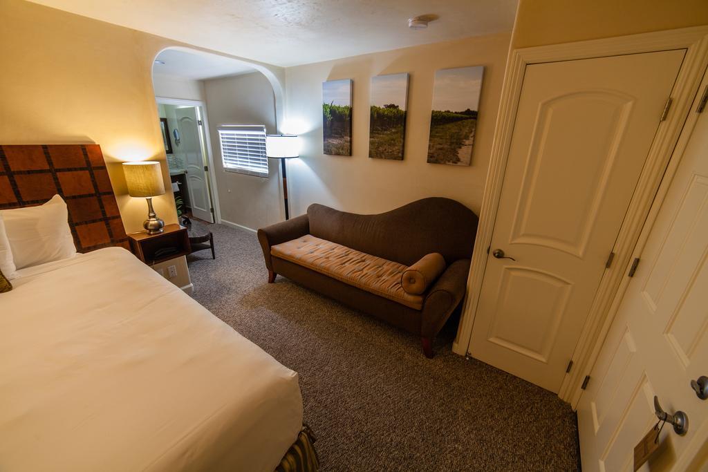 The Vendange Carmel Inn & Suites Kamer foto